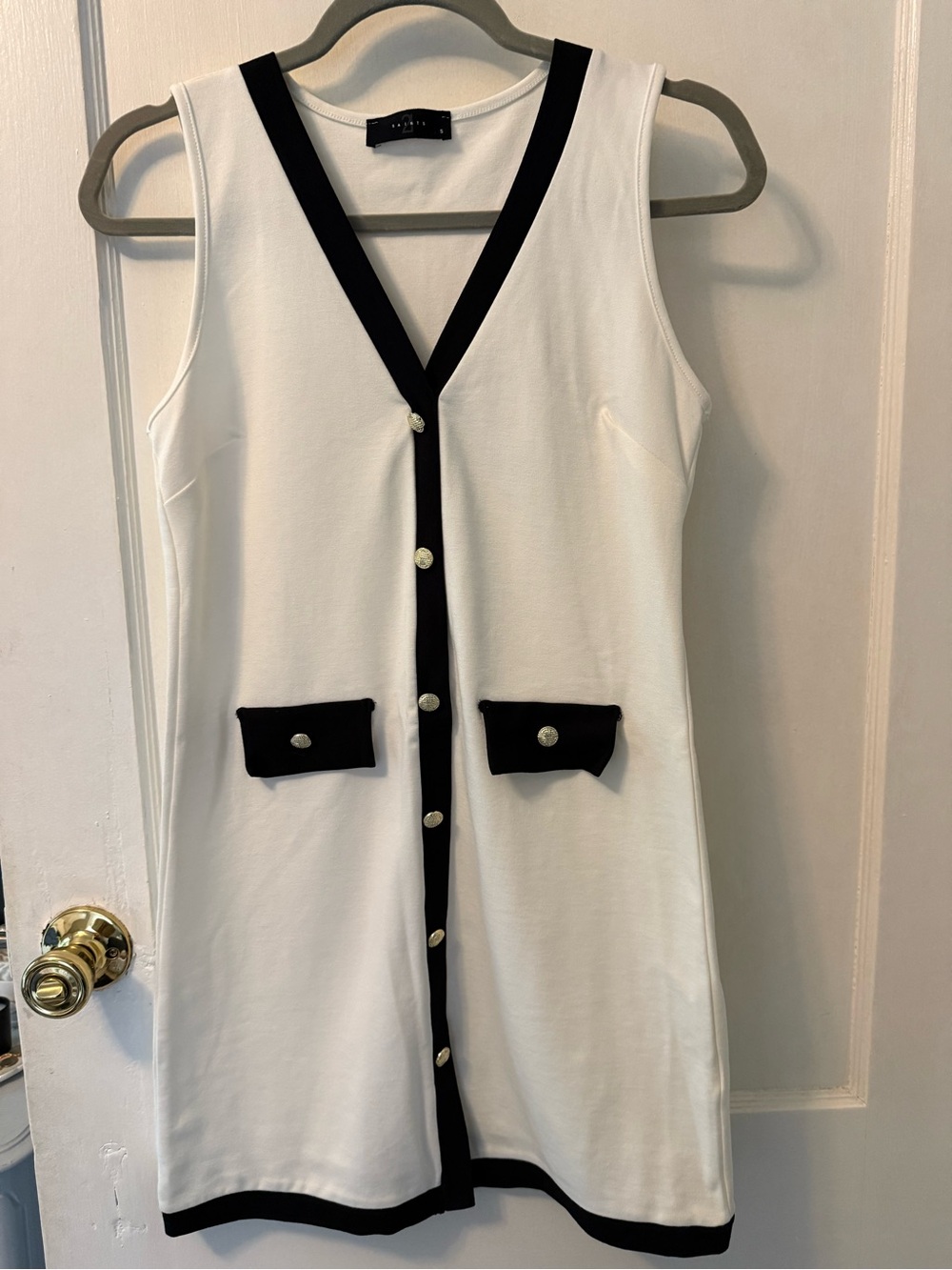 21 Saints never worn White Sleeveless Button-Front Dress with Black Trim